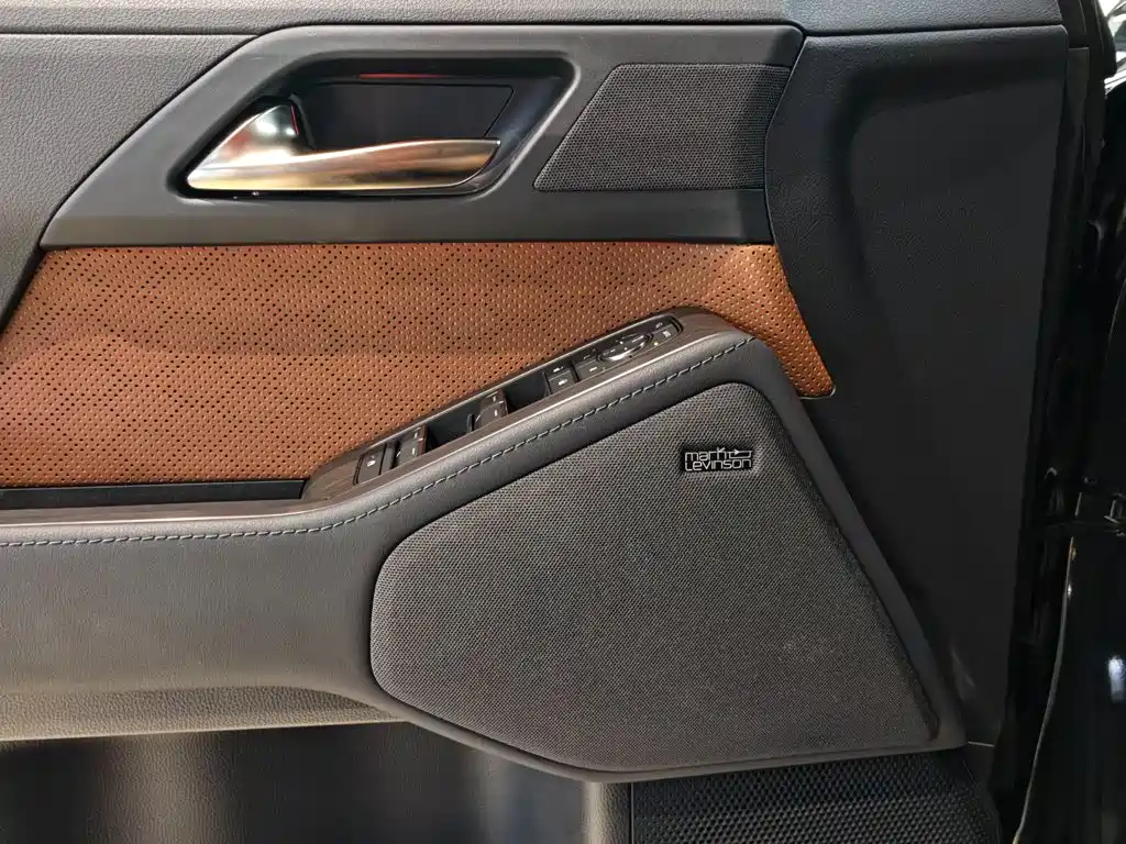 Lexus GX — миниатюра 17