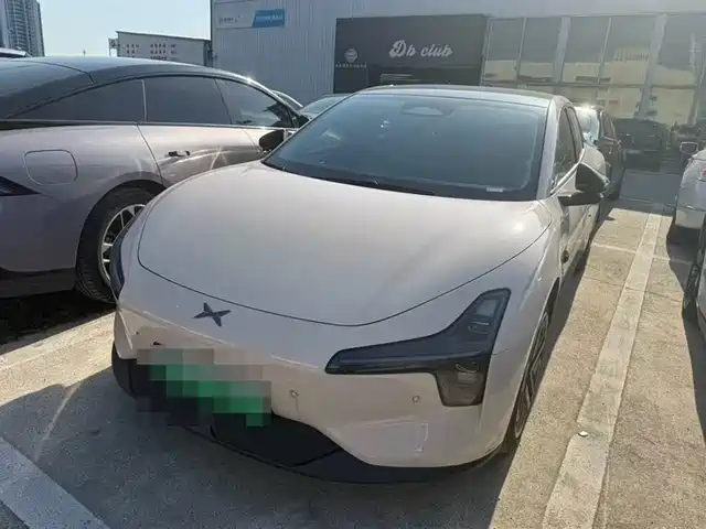2025 Xpeng Mona M03