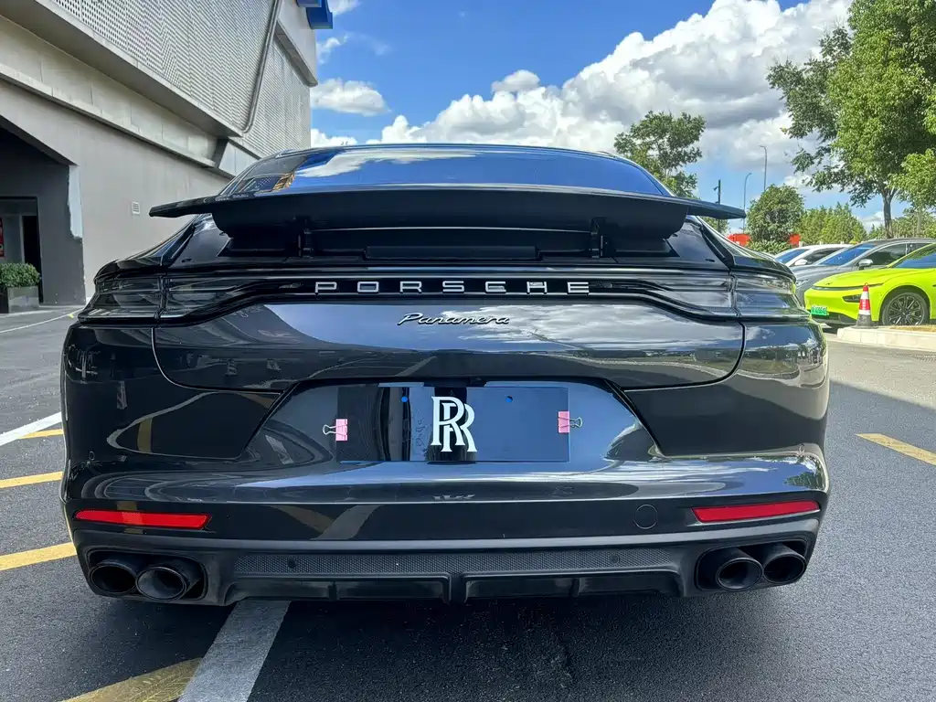 PORSCHE PANAMERA