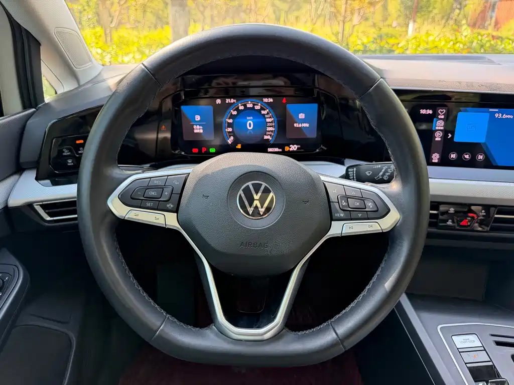 Volkswagen Golf — миниатюра 23