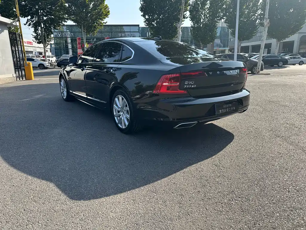 Volvo S90 — миниатюра 9