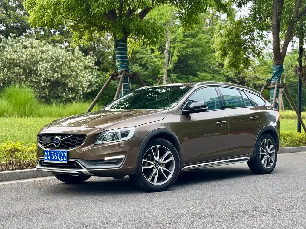 Купить Volvo V60