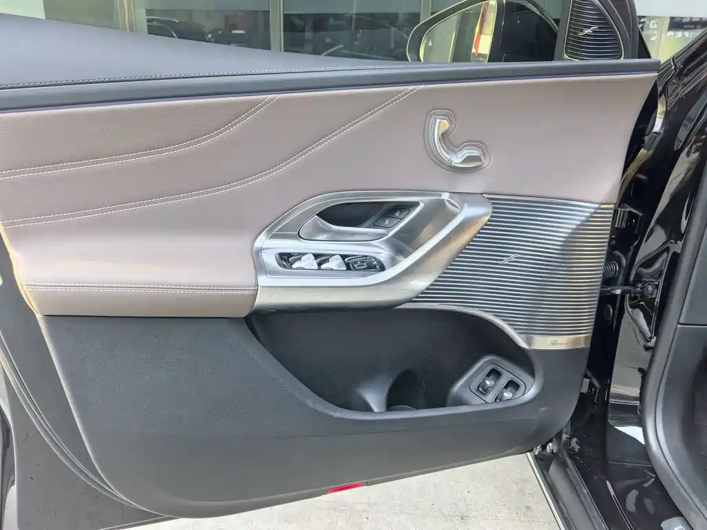 Mercedes-Benz GLC New Energy — миниатюра 11