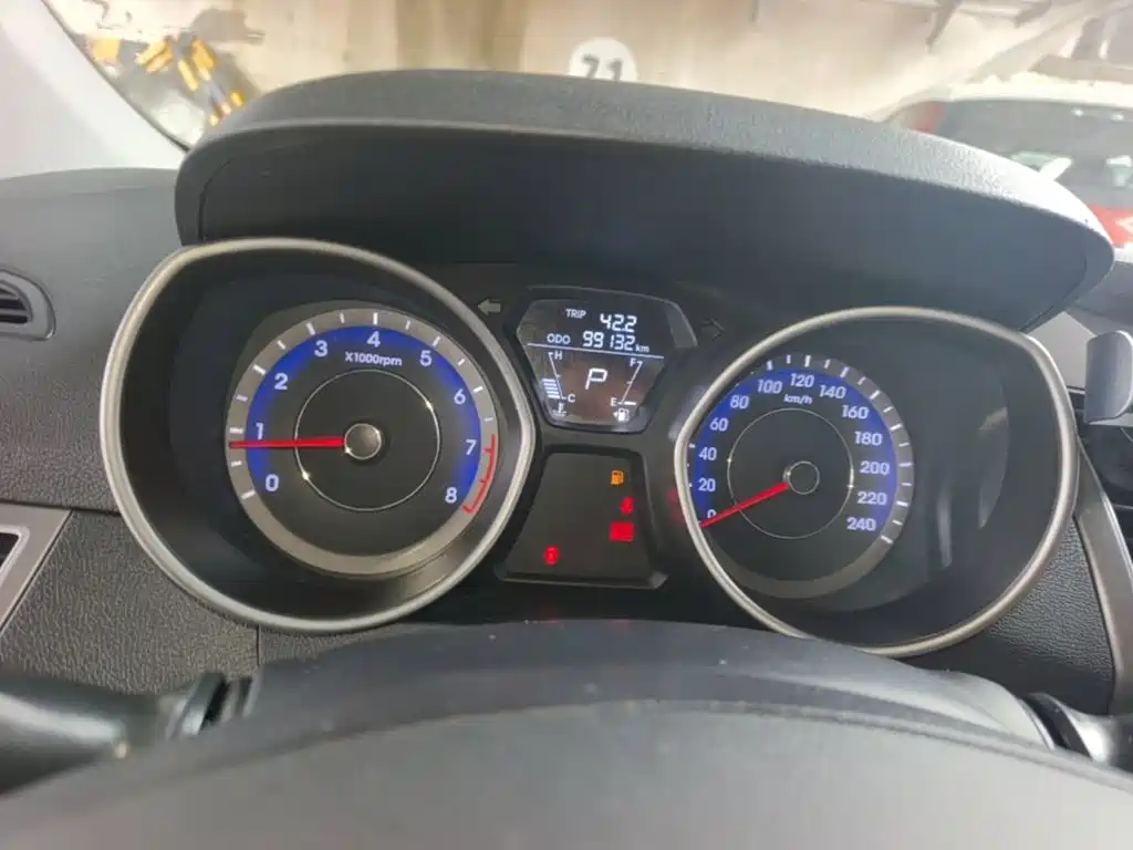 Hyundai Elantra Langdong — миниатюра 12
