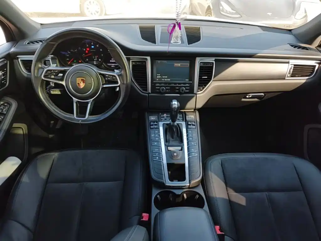 Porsche Macan — миниатюра 10