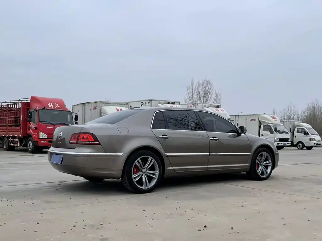 VOLKSWAGEN PHAETON