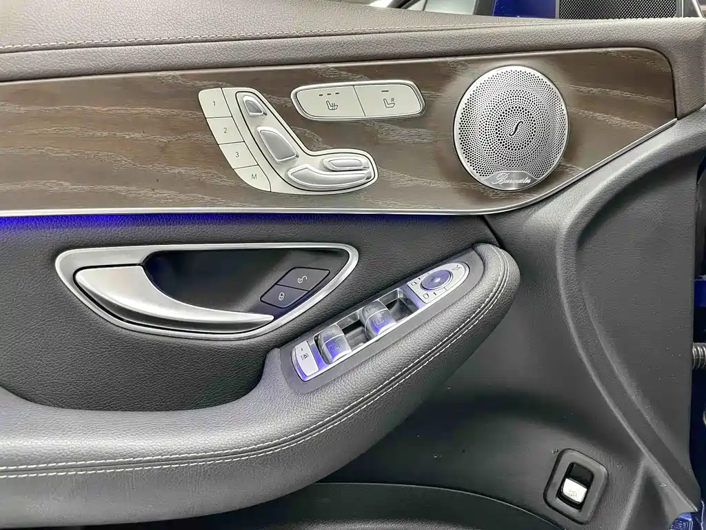 Mercedes-Benz GLC — миниатюра 10