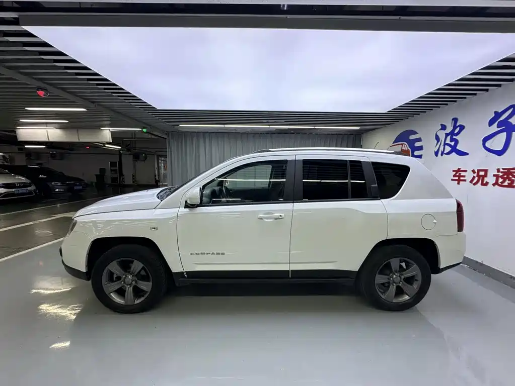 Jeep Compass (Import) — миниатюра 12