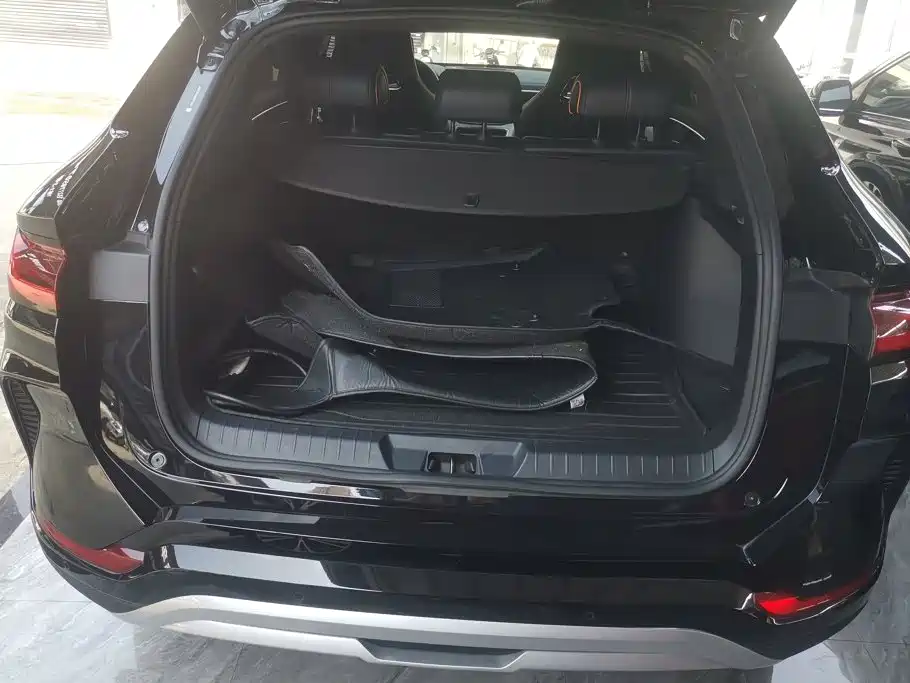BYD Song Plus DM-i 2024 — фото 4