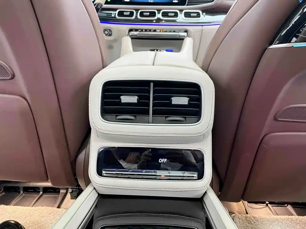 Mercedes-Benz GLS — миниатюра 23