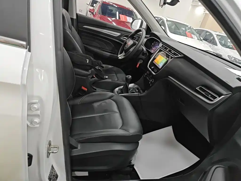 Roewe RX3 — миниатюра 25