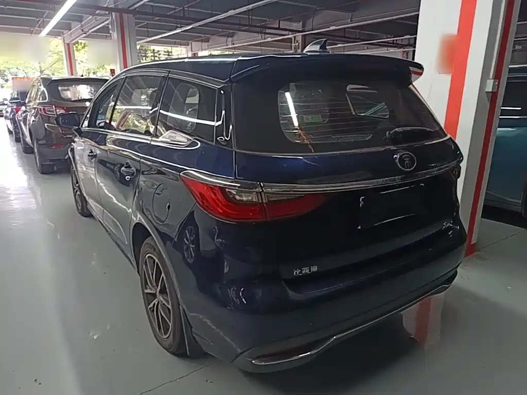 BYD MAX — миниатюра 5