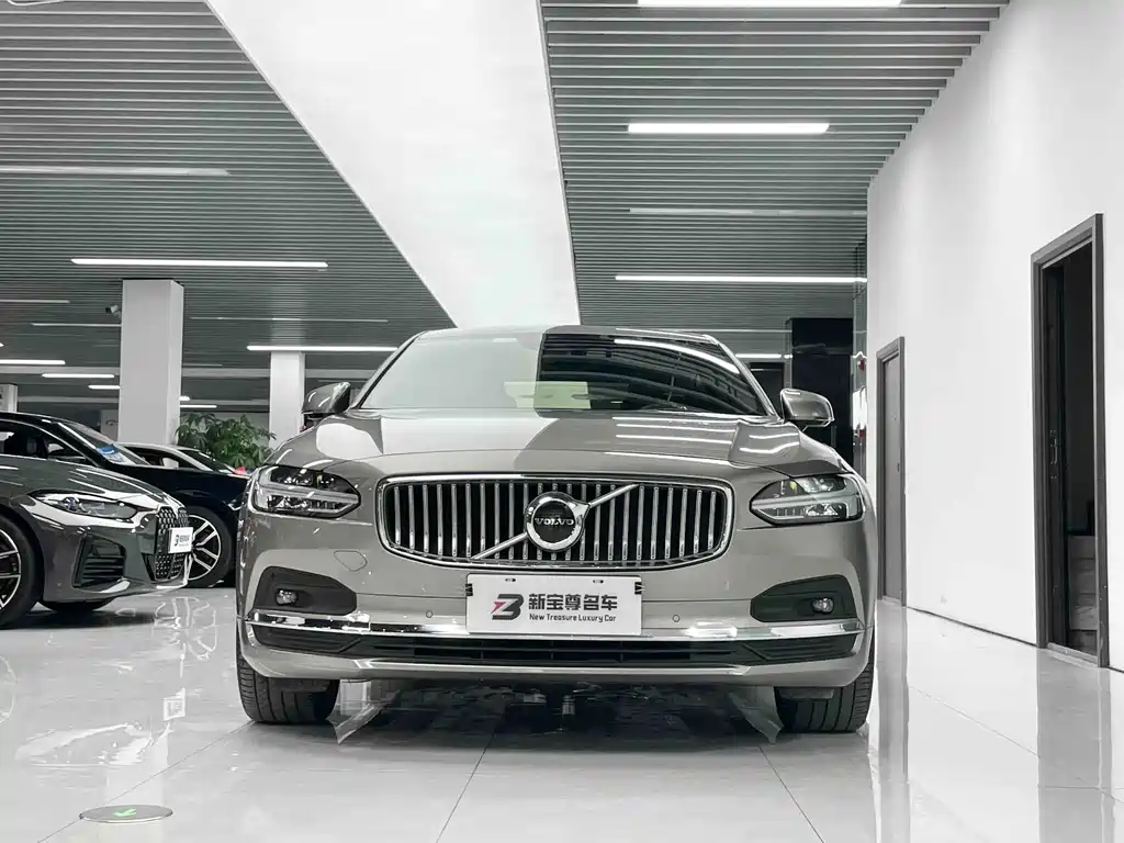Volvo S90 — миниатюра 2