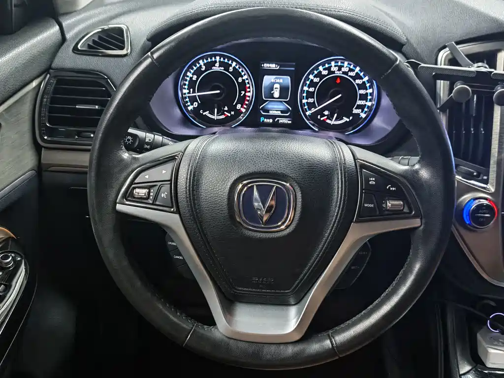 Changan CS95 — миниатюра 12
