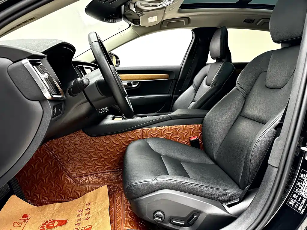 Volvo S90 — миниатюра 5