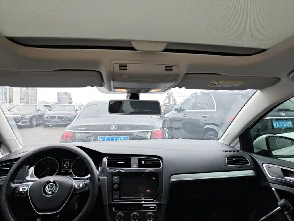 Volkswagen Golf — миниатюра 23