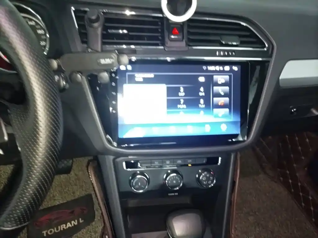 Volkswagen Tiguan L — миниатюра 13