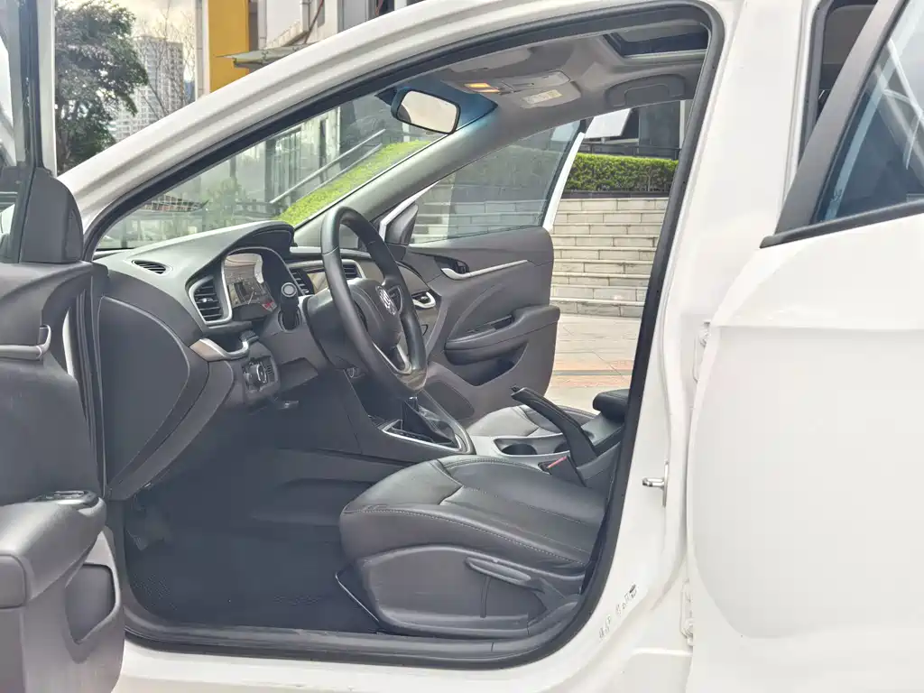 Buick Excelle — миниатюра 12