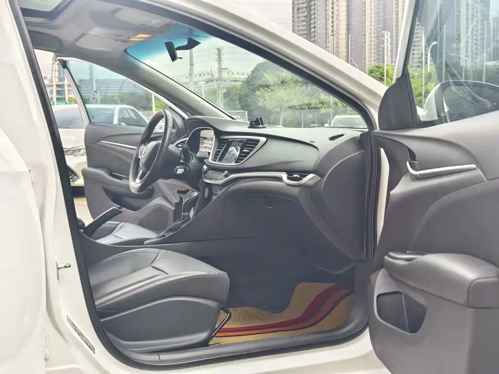 Buick Excelle — миниатюра 9
