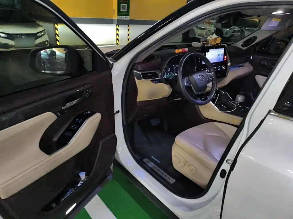 Toyota Highlander — миниатюра 14