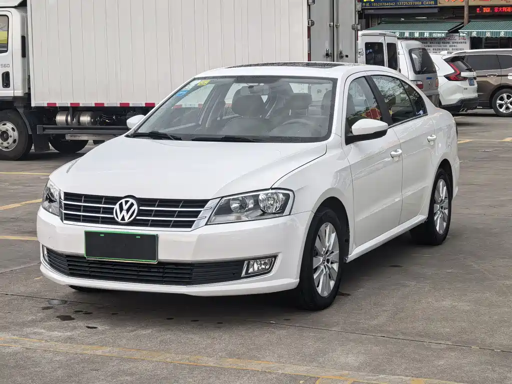 Volkswagen Lavida 2015