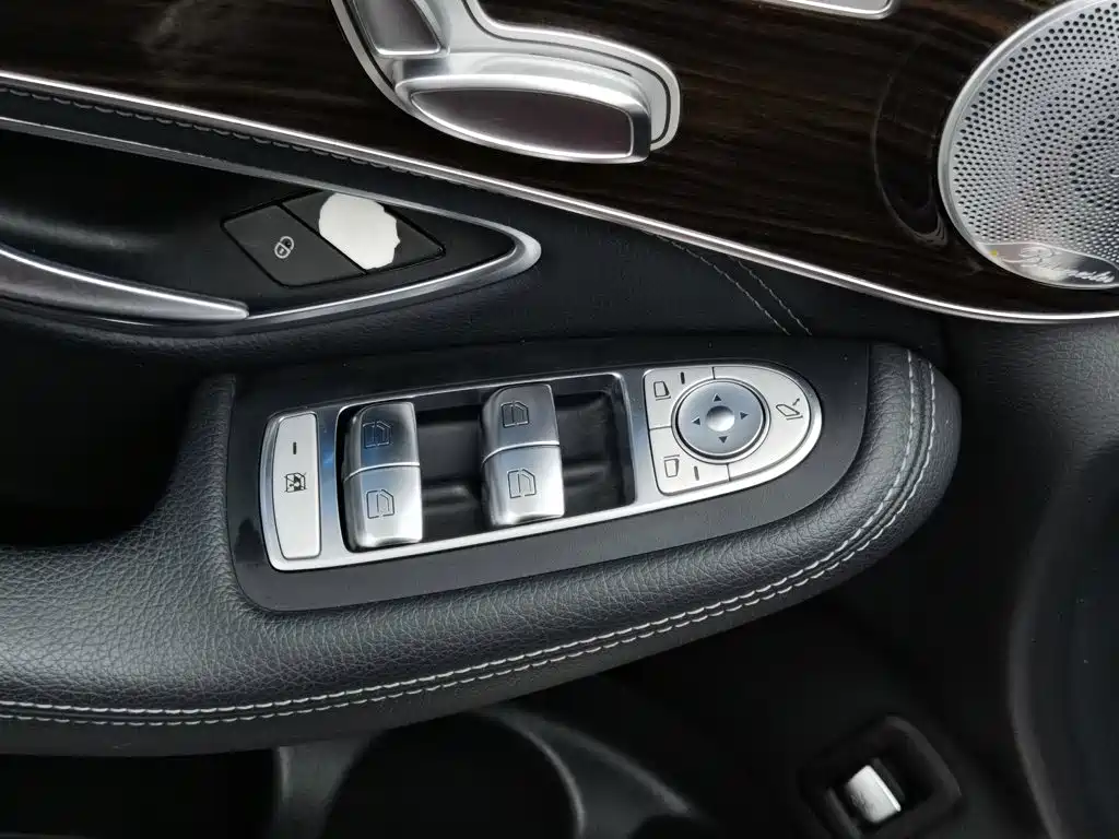 Mercedes-Benz GLC — миниатюра 9