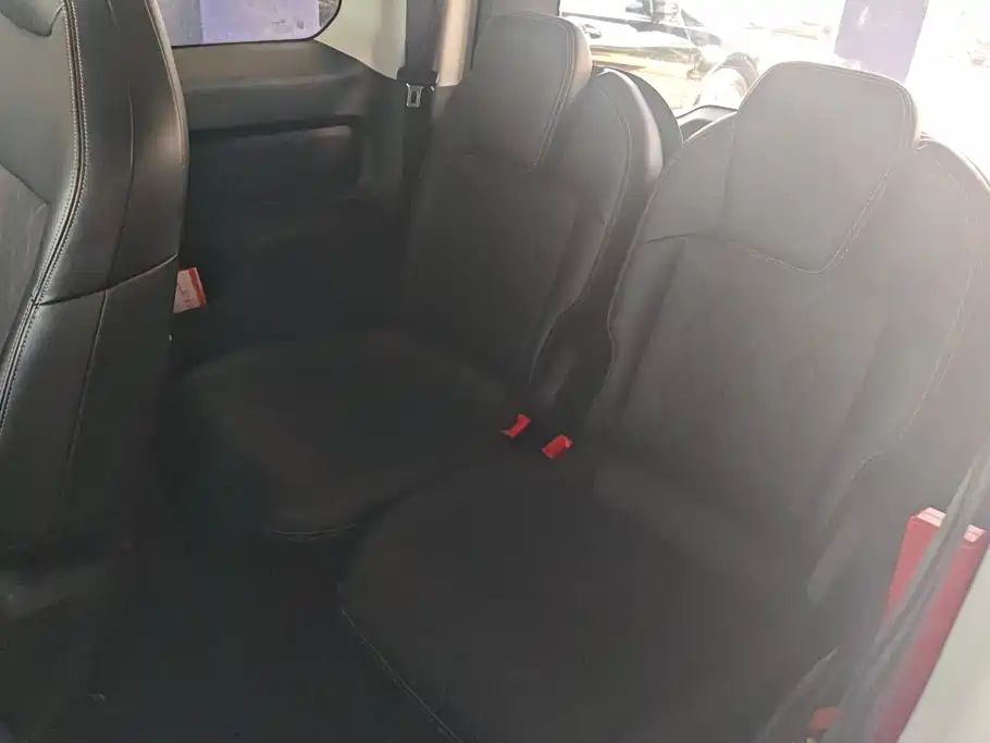 Baojun KiWi EV — миниатюра 11