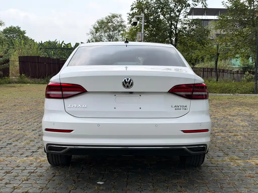 Volkswagen Lavida — миниатюра 5