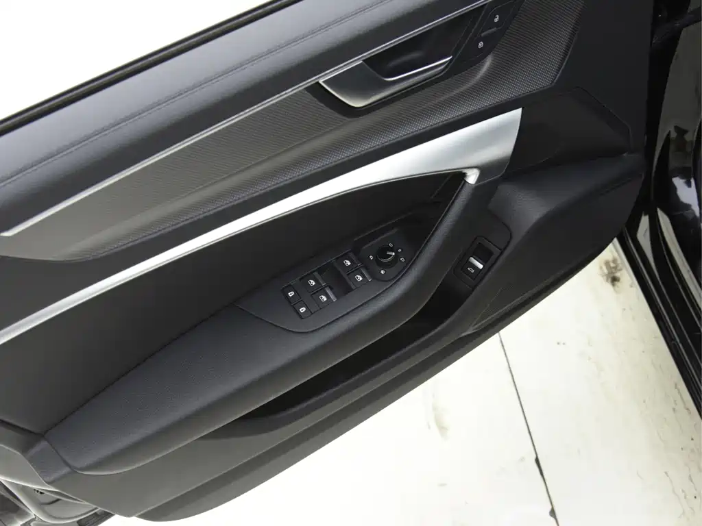 Audi A6L — миниатюра 9