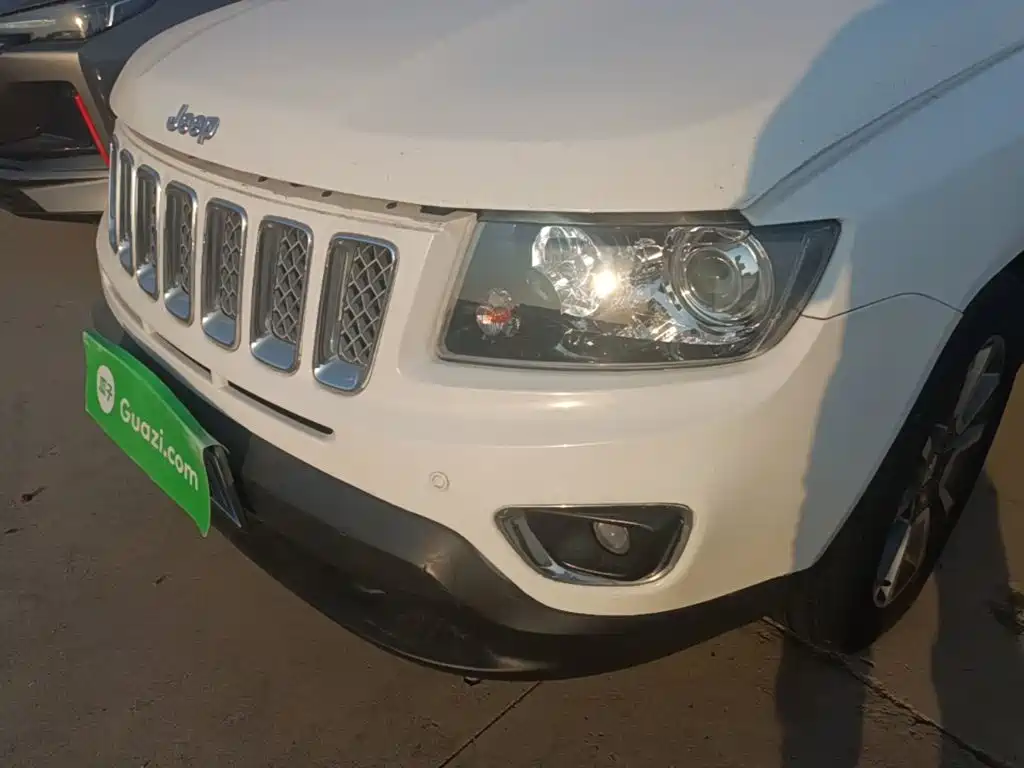 Jeep Compass (Import) — миниатюра 24