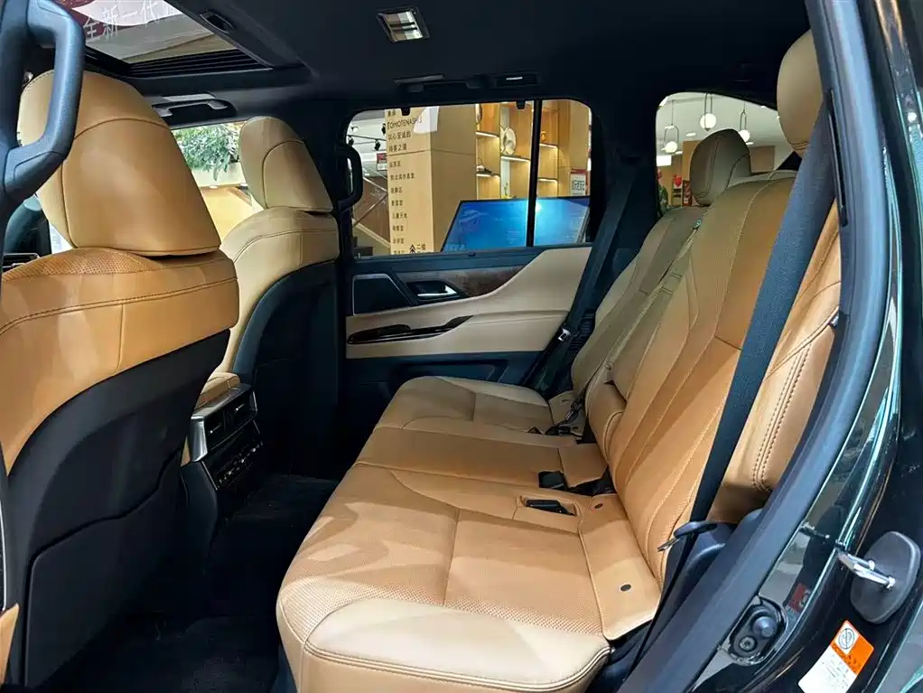 Lexus LX — миниатюра 7