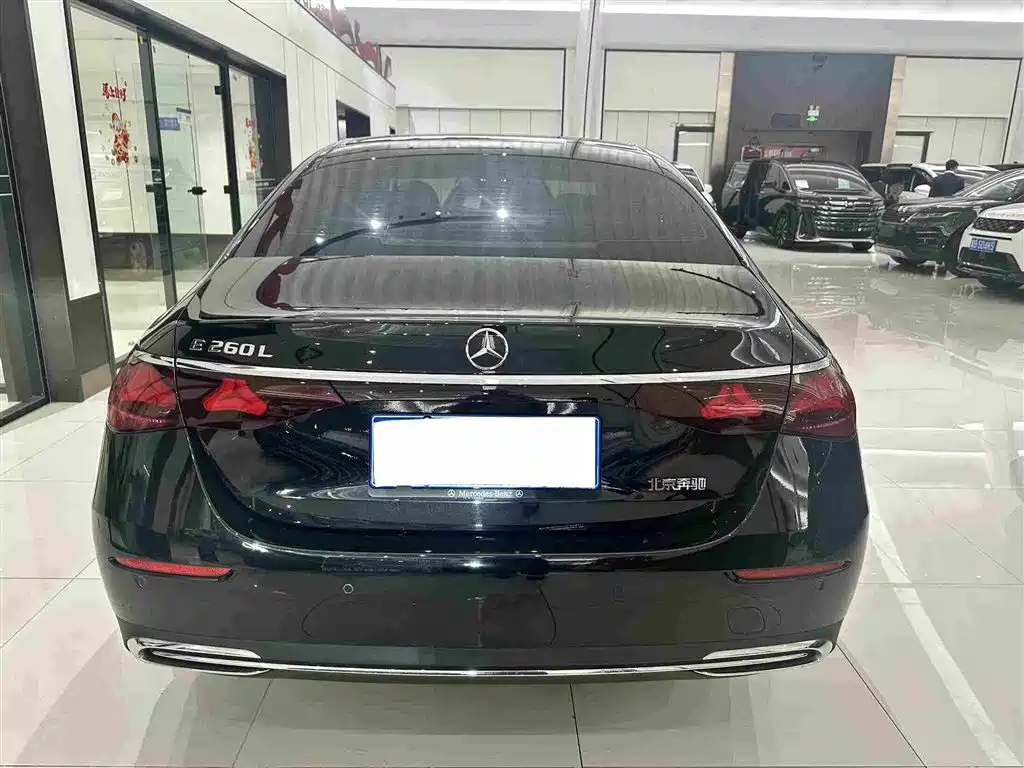 Mercedes-Benz E-Class — миниатюра 21
