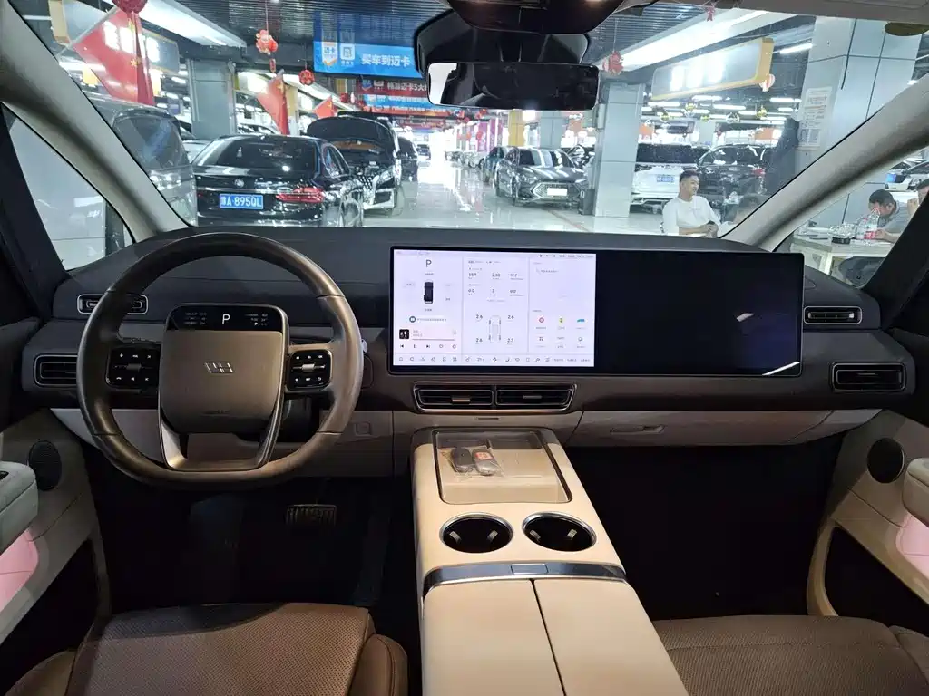 Li Auto MEGA 2024 Ultra