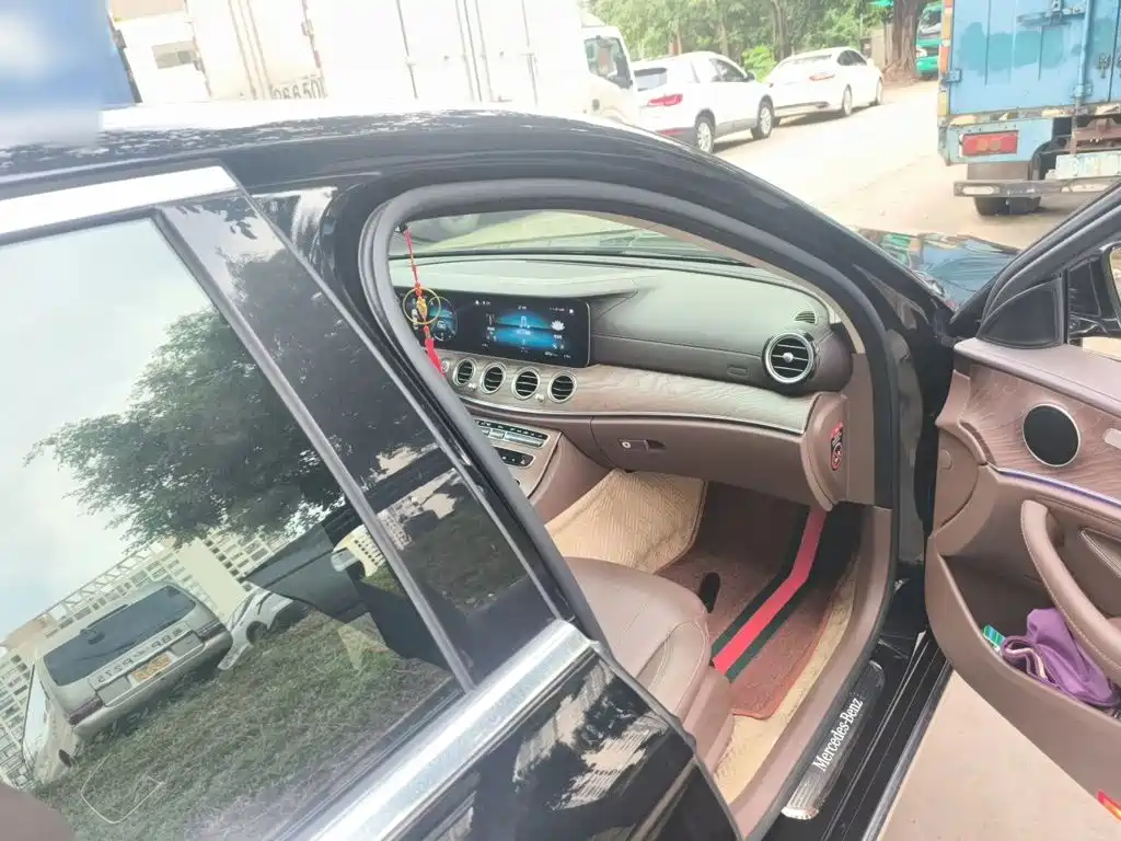 Mercedes-Benz E-Class — миниатюра 19