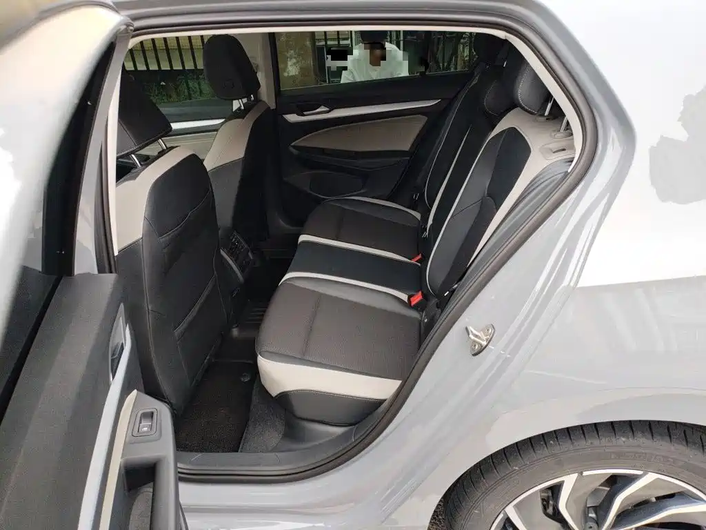 Volkswagen Golf — миниатюра 18