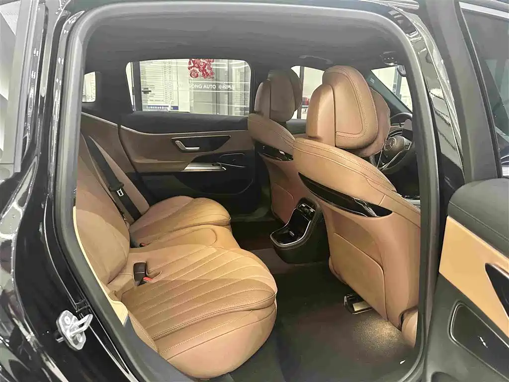 Mercedes-Benz E-Class — миниатюра 17