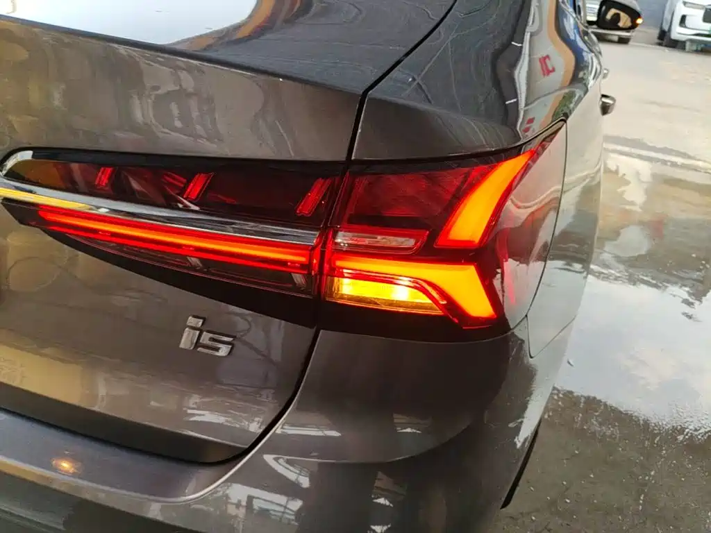 Roewe i5 — миниатюра 8