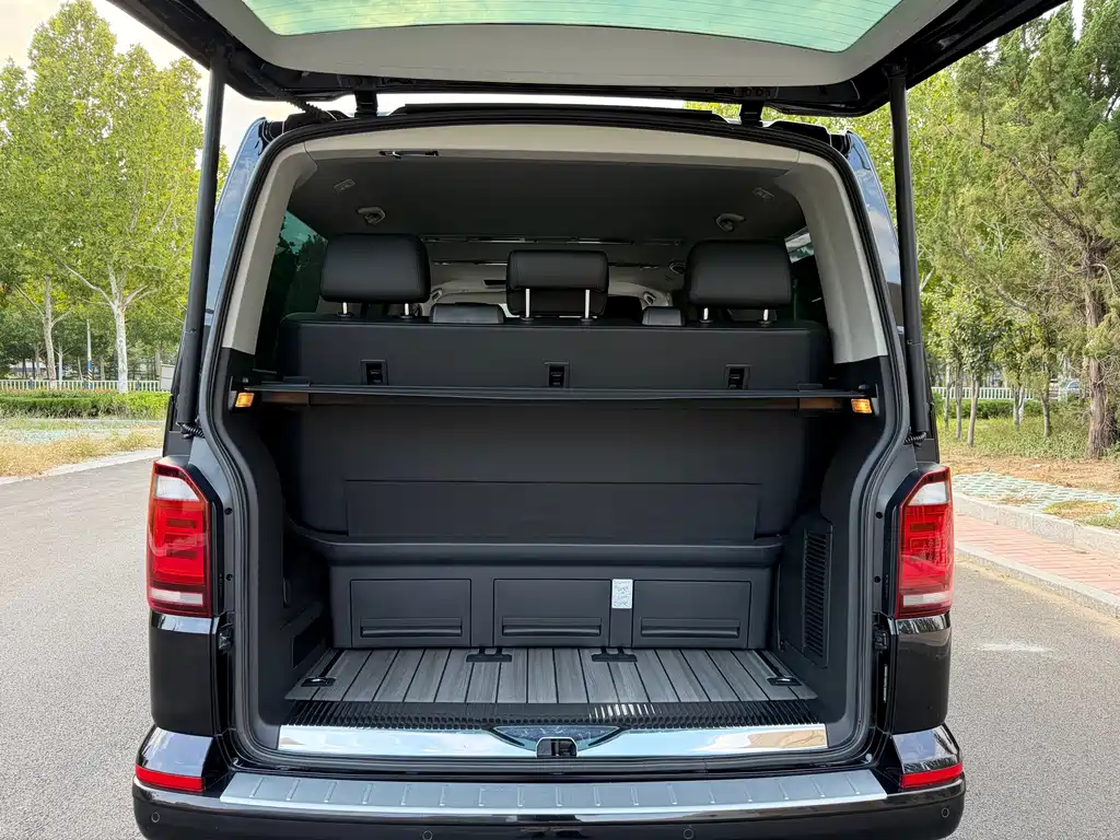 Volkswagen Multivan — миниатюра 15