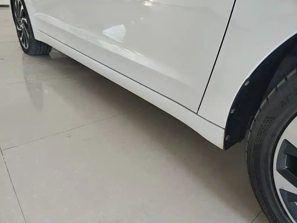 Hyundai Elantra — миниатюра 21