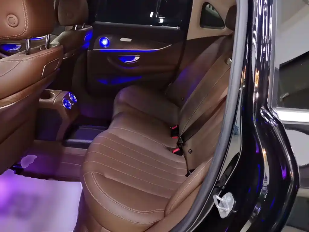 Mercedes-Benz E-Class — миниатюра 17