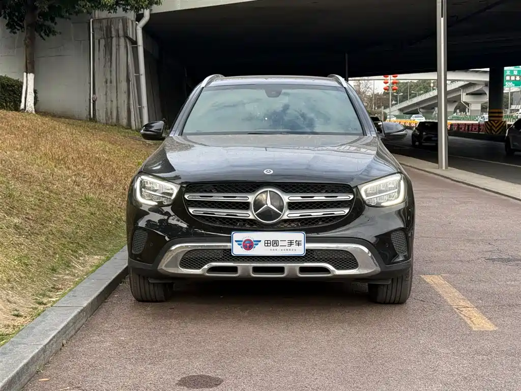 MERCEDES-BENZ GLC