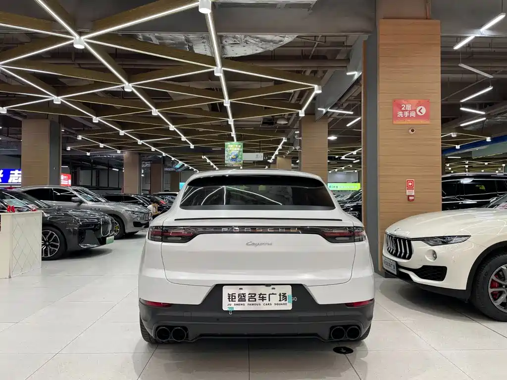 Porsche Cayenne — миниатюра 11