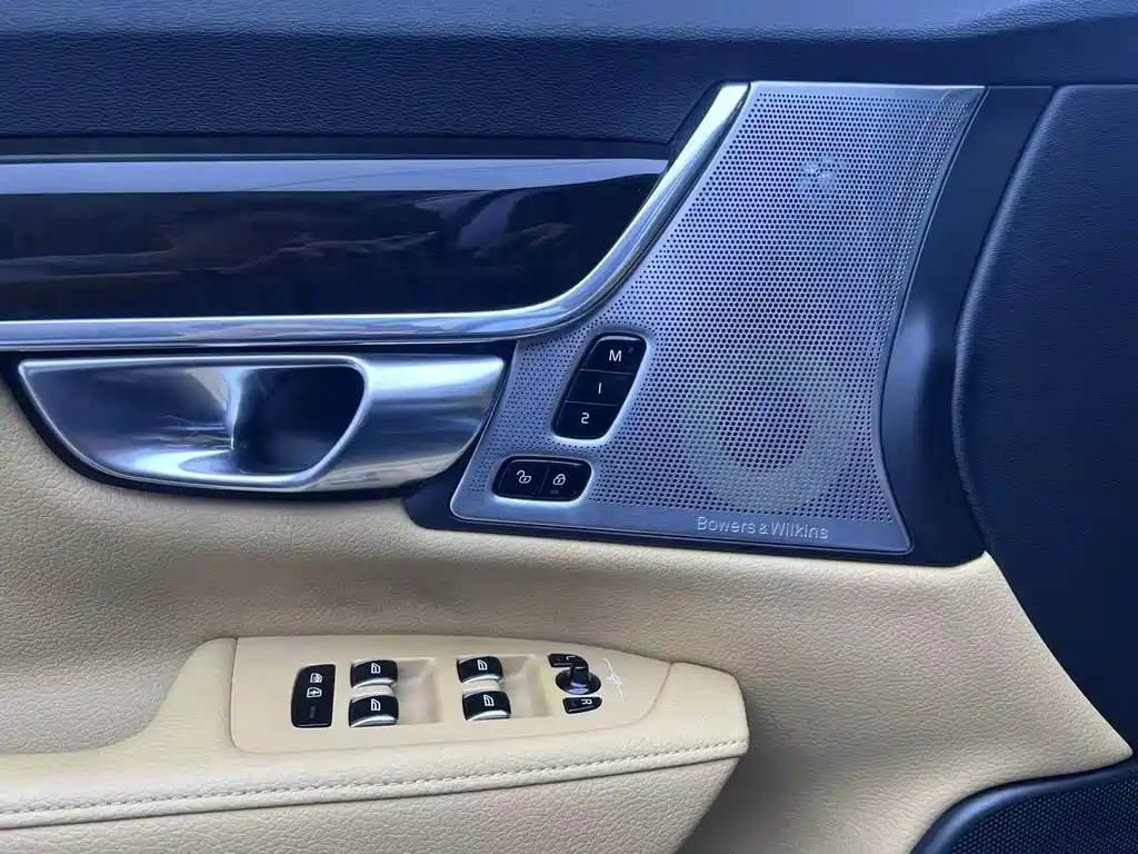 Volvo S90 2018 T4