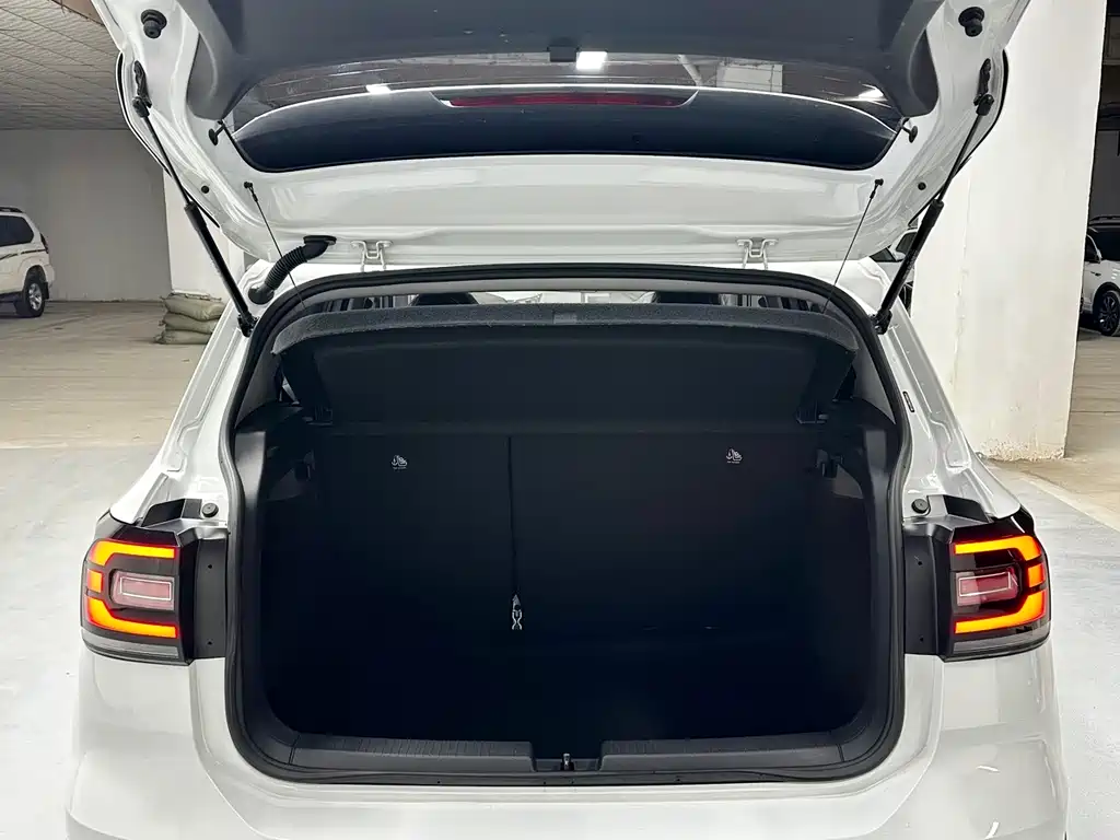 VOLKSWAGEN EXPLORING THE SHADOW