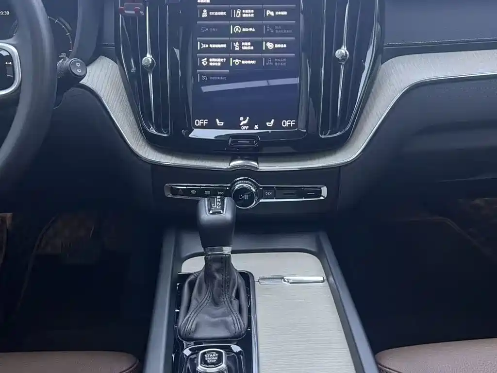 Volvo XC60 2018 T5 Luxury
