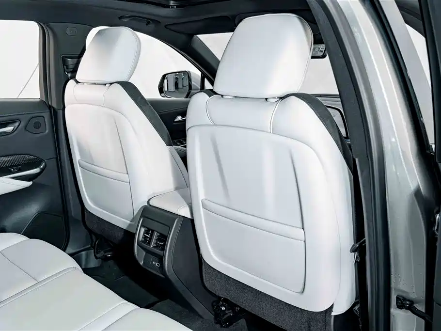 Cadillac XT4 — миниатюра 19