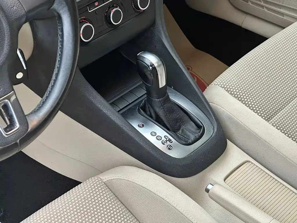 Volkswagen Golf — миниатюра 14