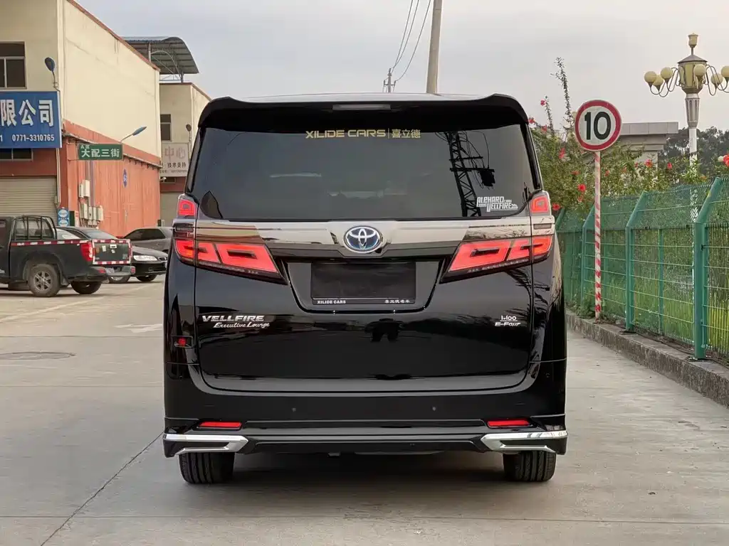 Toyota Vellfire — миниатюра 6