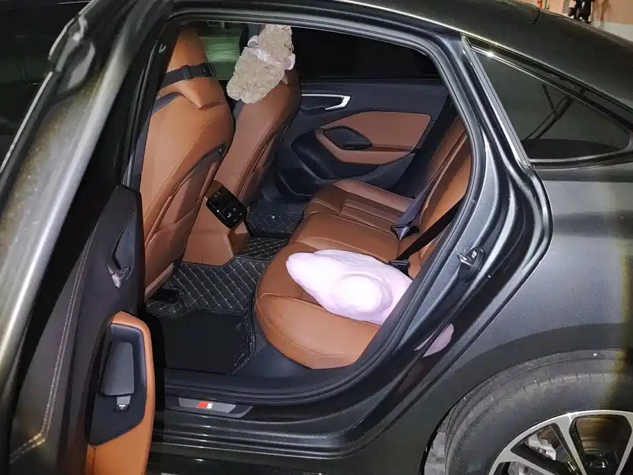 Audi Audi A5L — миниатюра 11