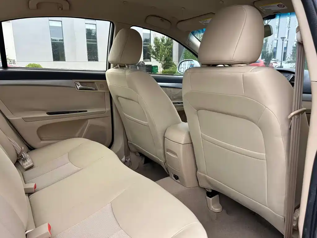 Roewe 350 — миниатюра 7